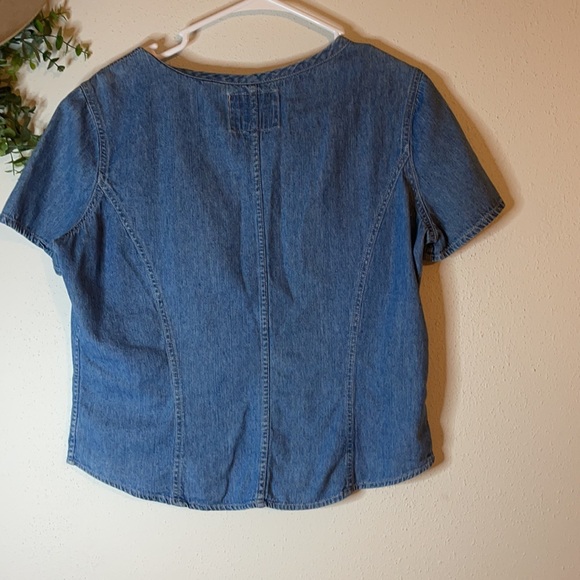 Vintage Levi’s Denim Button-Front Top – Short Sleeve, Cropped Fit WPL-423 - Picture 7 of 9